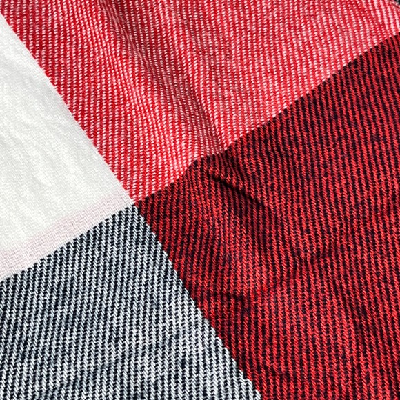 Blanket Scarf Red White Blue Fringe New - Picture 4 of 4